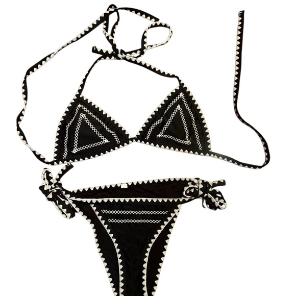 Other - Black and White Triangle Bikini Set